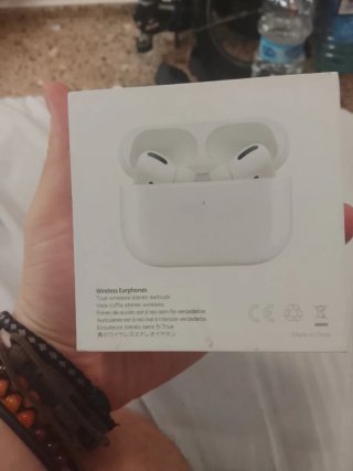 Cascos inalámbricos blancos