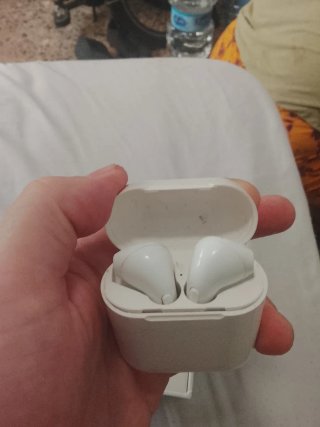 Cascos inalámbricos blancos