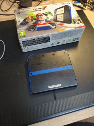 Nintendo 2DS Azul con Mario Kart 7