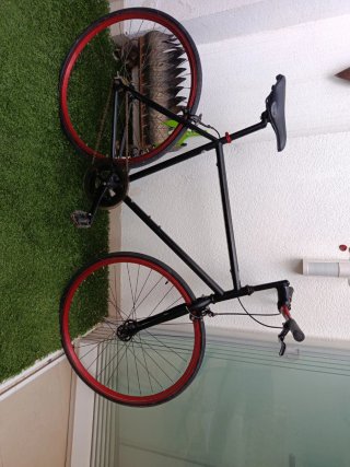Bicicleta de carretera Monty negra