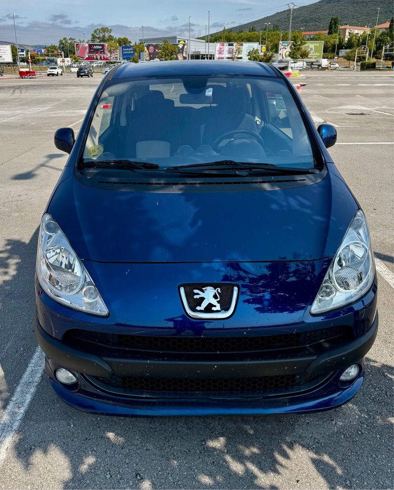 Peugeot 1007 2009 - foto 1