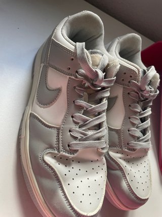 Zapatillas Nike Dunk Low Gris y Blanco