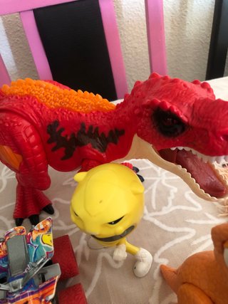 Lote de Juguetes: Hulk, Dinosaurios y Coches