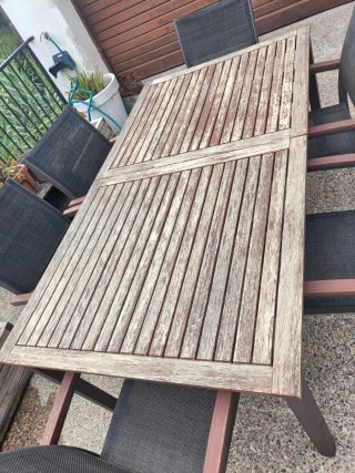 Mesa extensible y 6 sillas exterior
