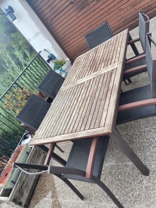Mesa extensible y 6 sillas exterior