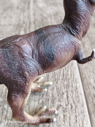 2 Dinosaurios de Juguete