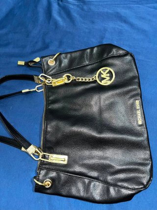 Bolso Michael Kors Negro y Dorado