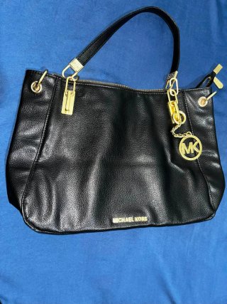 Bolso Michael Kors Negro y Dorado