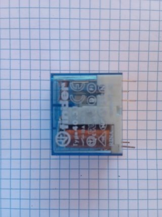 Relé Finder 24V 10A