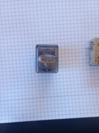 Relé Finder 24V 10A