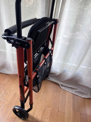 Andador adultos Mobiclinic Plegable con Asiento