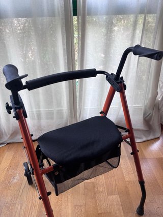 Andador adultos Mobiclinic Plegable con Asiento