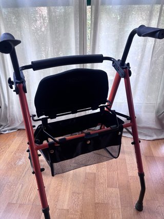Andador adultos Mobiclinic Plegable con Asiento