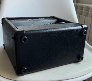 Amplificador Harley Benton HB-10G Negro