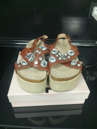 Sandalias Plataforma Marrón y Plata