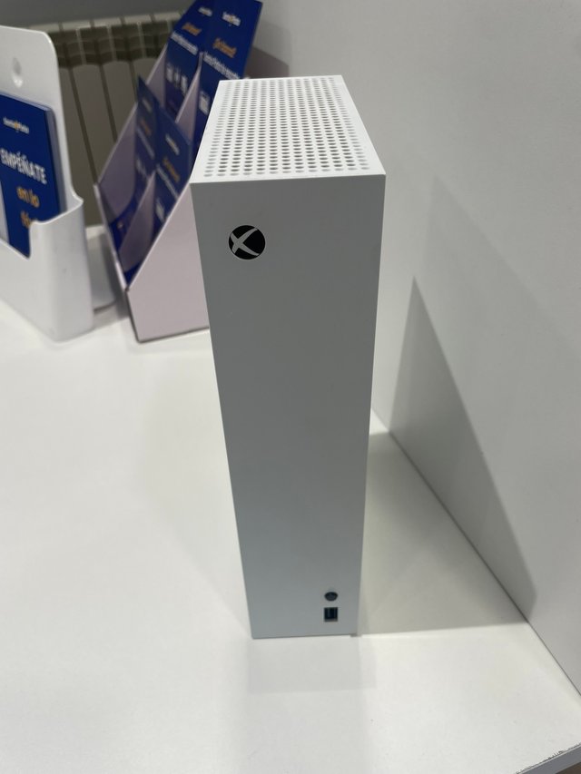 Xbox Series S 512GB + Mando Blanco
