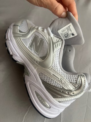 Zapatillas New Balance 530  Blancas y Plateadas