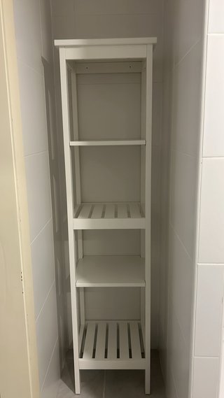 Estantería de madera para baño