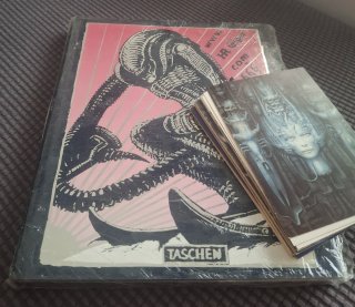Libro H.R. Giger + Tarjetas Arte