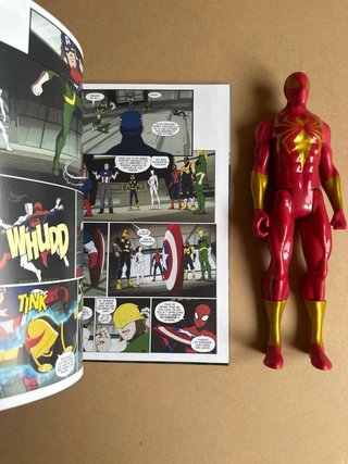 Marvel Ultimate Spider-Man mas figura