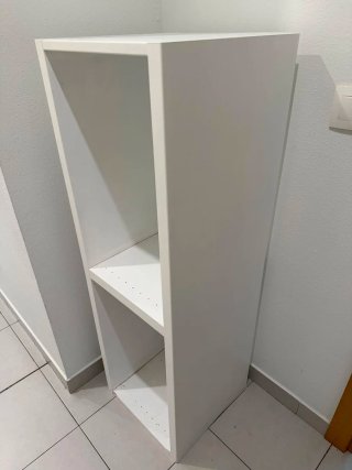 Estantería blanca de madera
