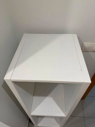 Estantería blanca de madera