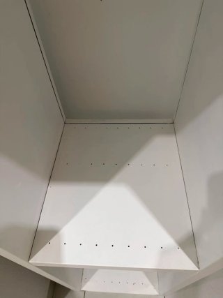 Estantería blanca de madera