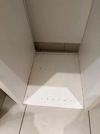 Estantería blanca de madera