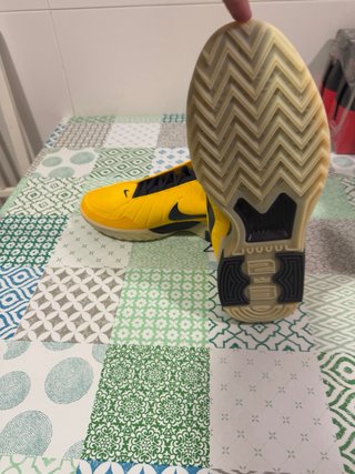 Nike LeBron Witness IX Amarillo/Negro