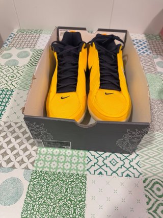 Nike LeBron Witness IX Amarillo/Negro