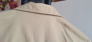 Chaqueta tipo gabardina beige