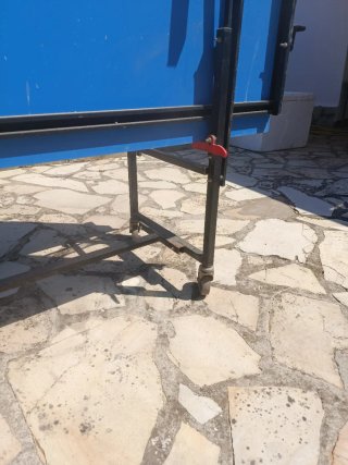 Mesa de ping pong azul