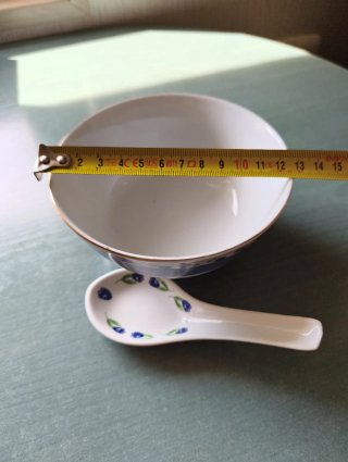 Cuenco y cuchara oriental porcelana.