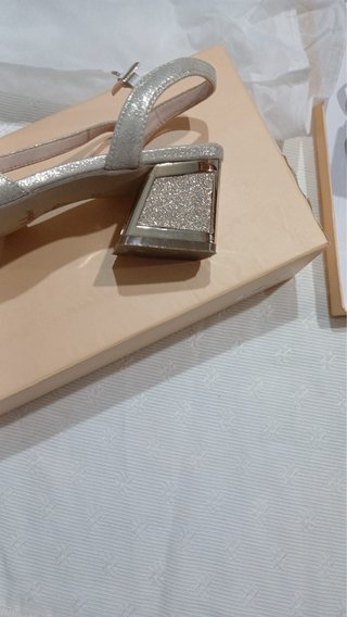 Sandalias doradas tacón bloque