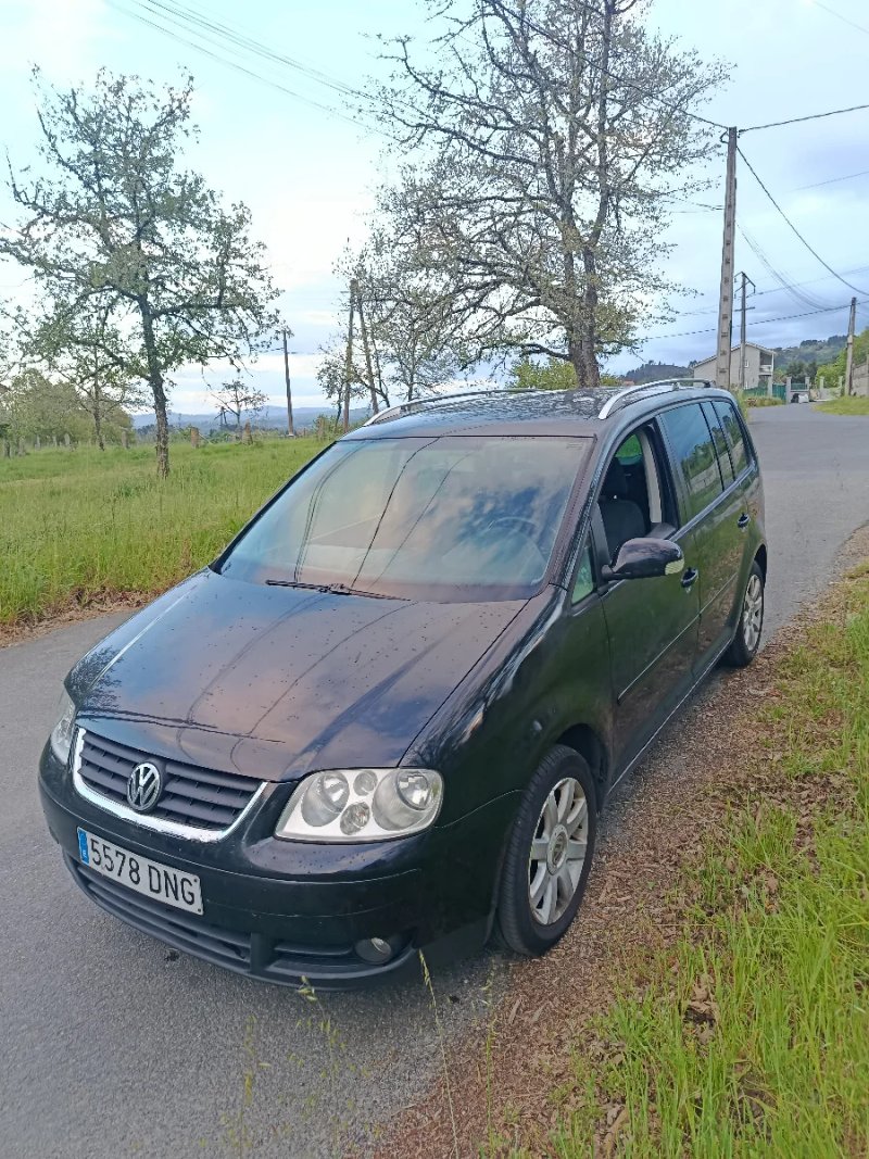 Volkswagen Touran 2005 - foto 1