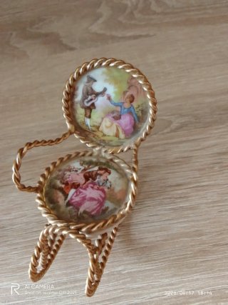 2 Mecedoras Porcelana Broches( Badalona)