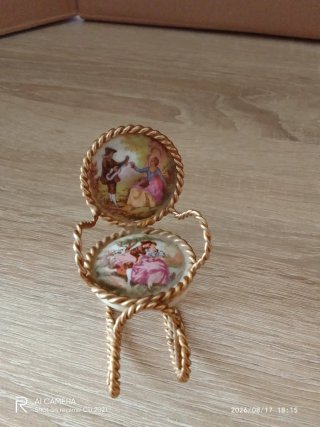 2 Mecedoras Porcelana Broches( Badalona)