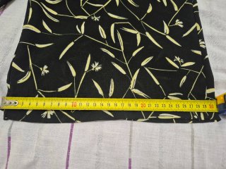Pantalón estampado floral negro Mango sin usos