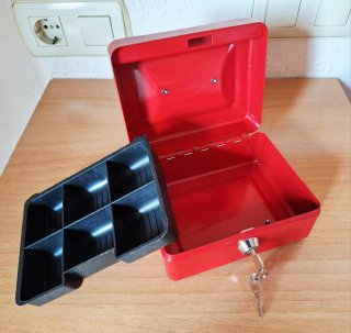 Caja Registradora Roja con Llave Nueva