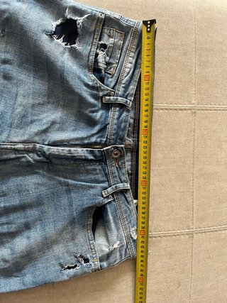 Pantalón vaquero Lefties desgastado Talla 44