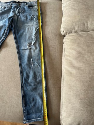 Pantalón vaquero Lefties desgastado Talla 44