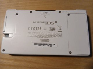 Nintendo DSi bianca + alimentatore