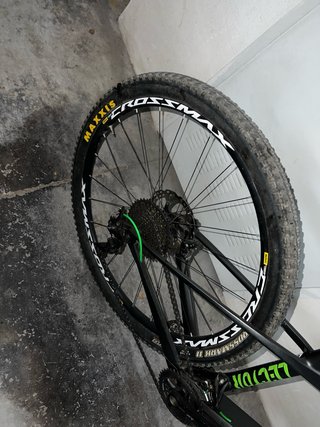 Bicicleta gosht lector MTB Nera e verde