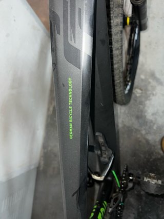 Bicicleta gosht lector MTB Nera e verde