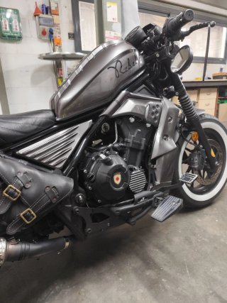 Honda Rebel 500 Negra/Gris