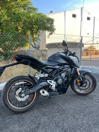 Honda CB125R 2021