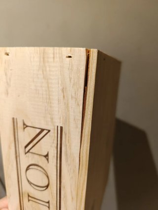 Caja de madera Alion con tapa de la marca Glorioso
