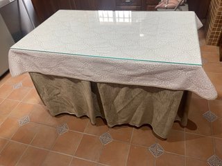 Mesa camilla cristal y tela beige