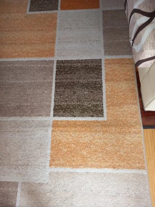 Alfombra Nilo de tela con diseño de cuadrados