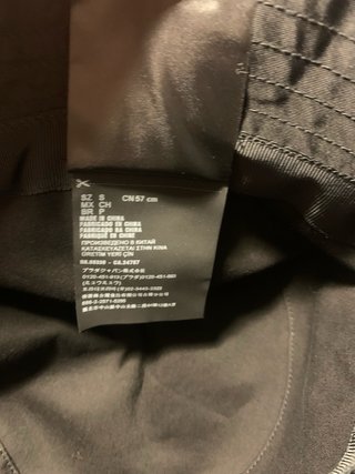 Cappello bucket Prada nero in renylon taglia S